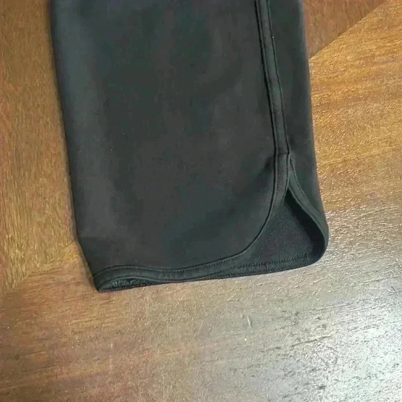 Lululemon women’s joggers - Picture 5 of 9